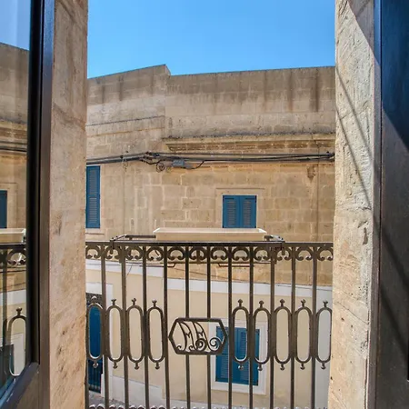3br Townhouse With Private Pool And Bbq * Birkirkara