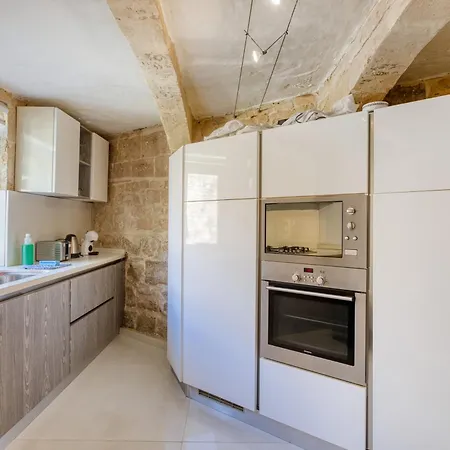 3br Townhouse With Private Pool And Bbq Tatil Evi Birkirkara