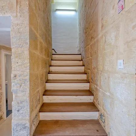 3br Townhouse With Private Pool And Bbq * Birkirkara