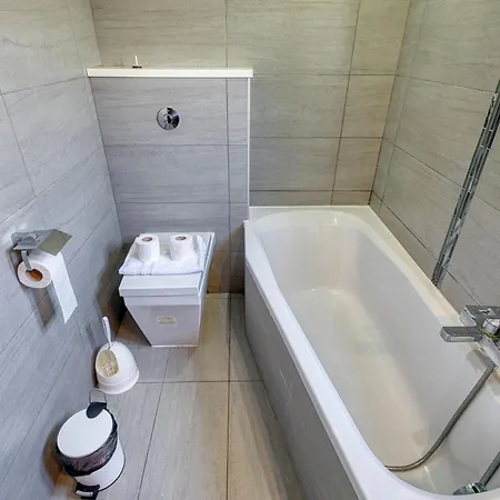 3br Townhouse With Private Pool And Bbq
