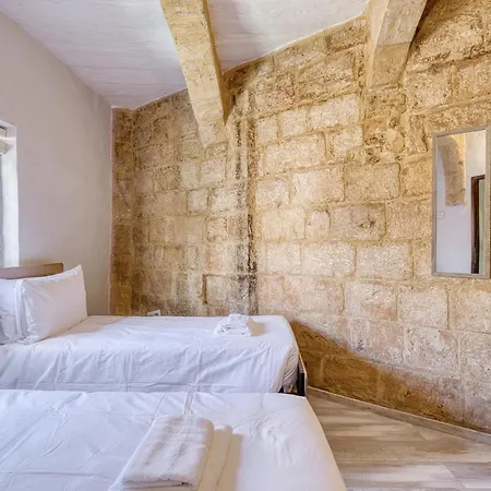 3br Townhouse With Private Pool And Bbq * Birkirkara
